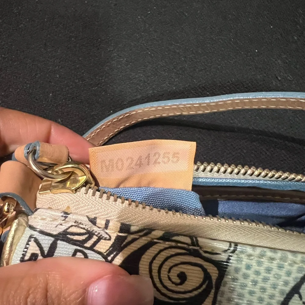 Dooney & Bourke x Disney Cruise Collab - Picture 7 of 8